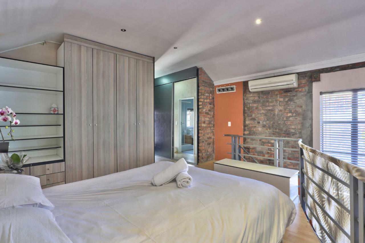 Victoria Junction Apartment *